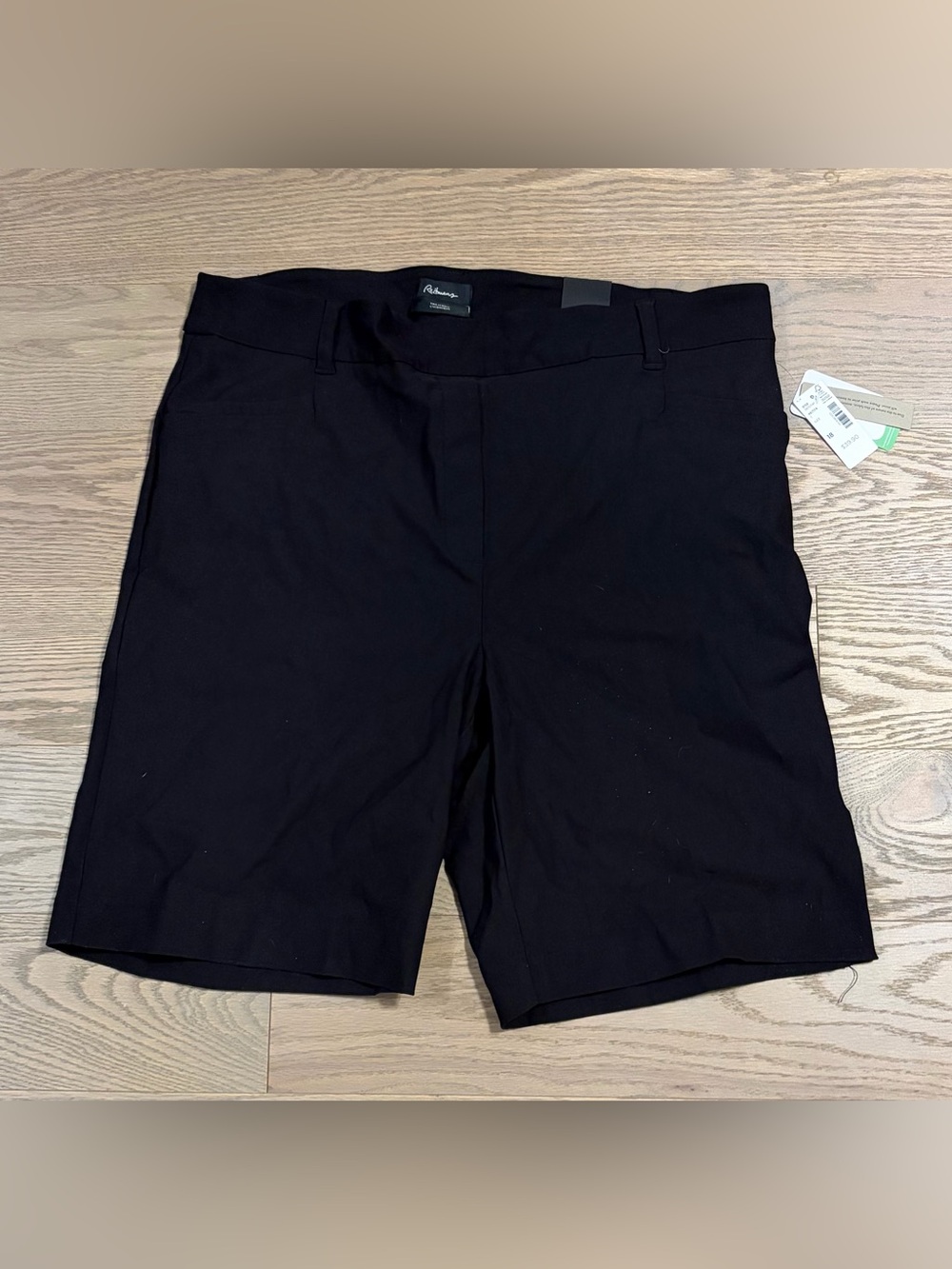 Reitmans “The Iconic” High-Rise Bermuda Shorts – Black – Size 18